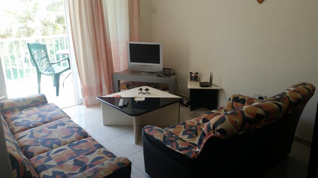 Ferienwohnung Faneromeni Court Paphos Exterior foto
