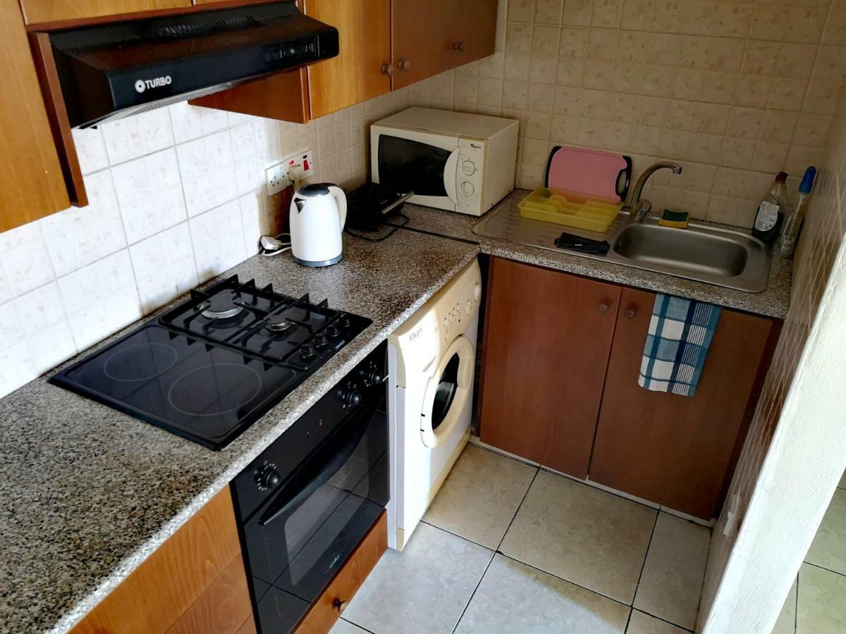 Ferienwohnung Faneromeni Court Paphos Exterior foto