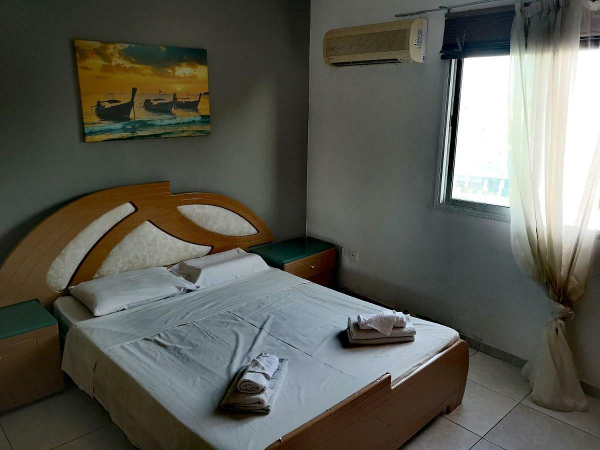 Ferienwohnung Faneromeni Court Paphos Exterior foto