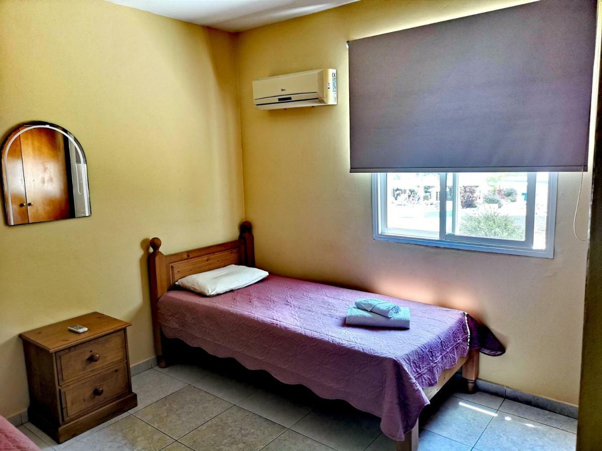 Ferienwohnung Faneromeni Court Paphos Exterior foto
